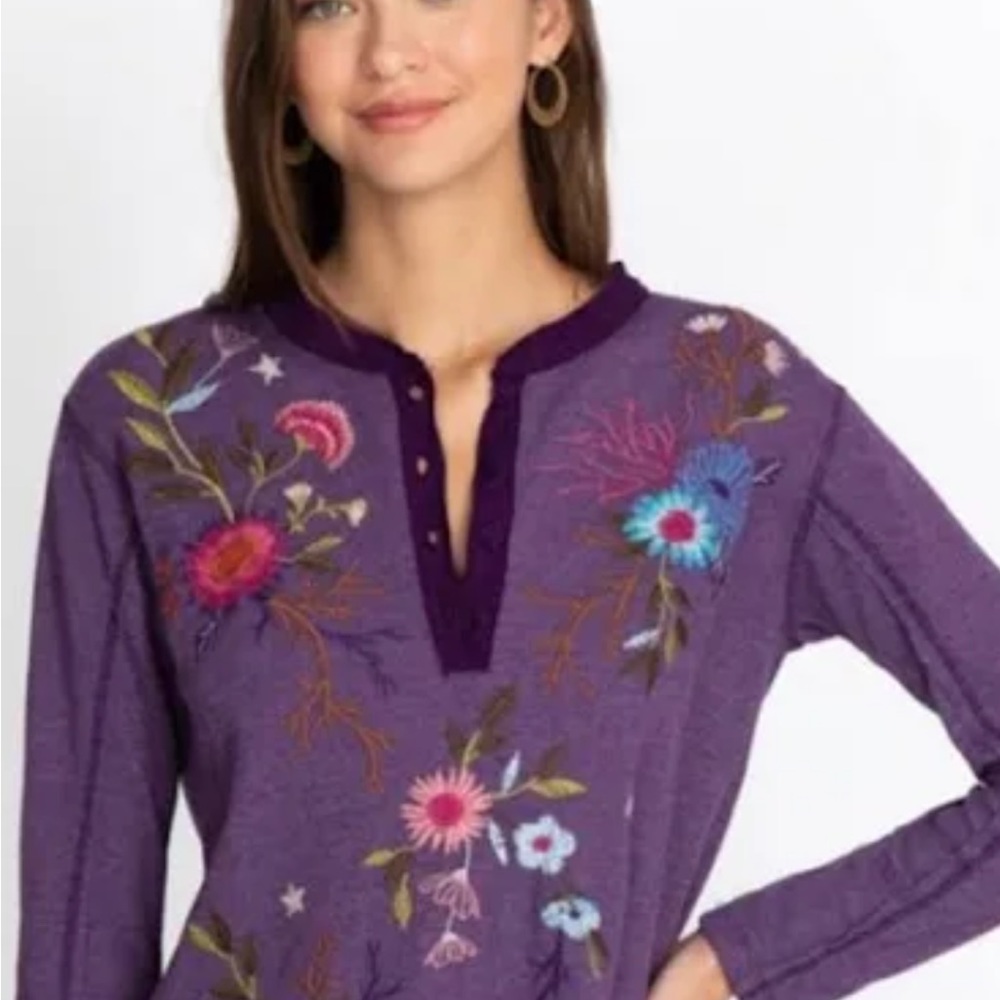 EUC Johnny Was Ula thermal henley in purple!  Large
